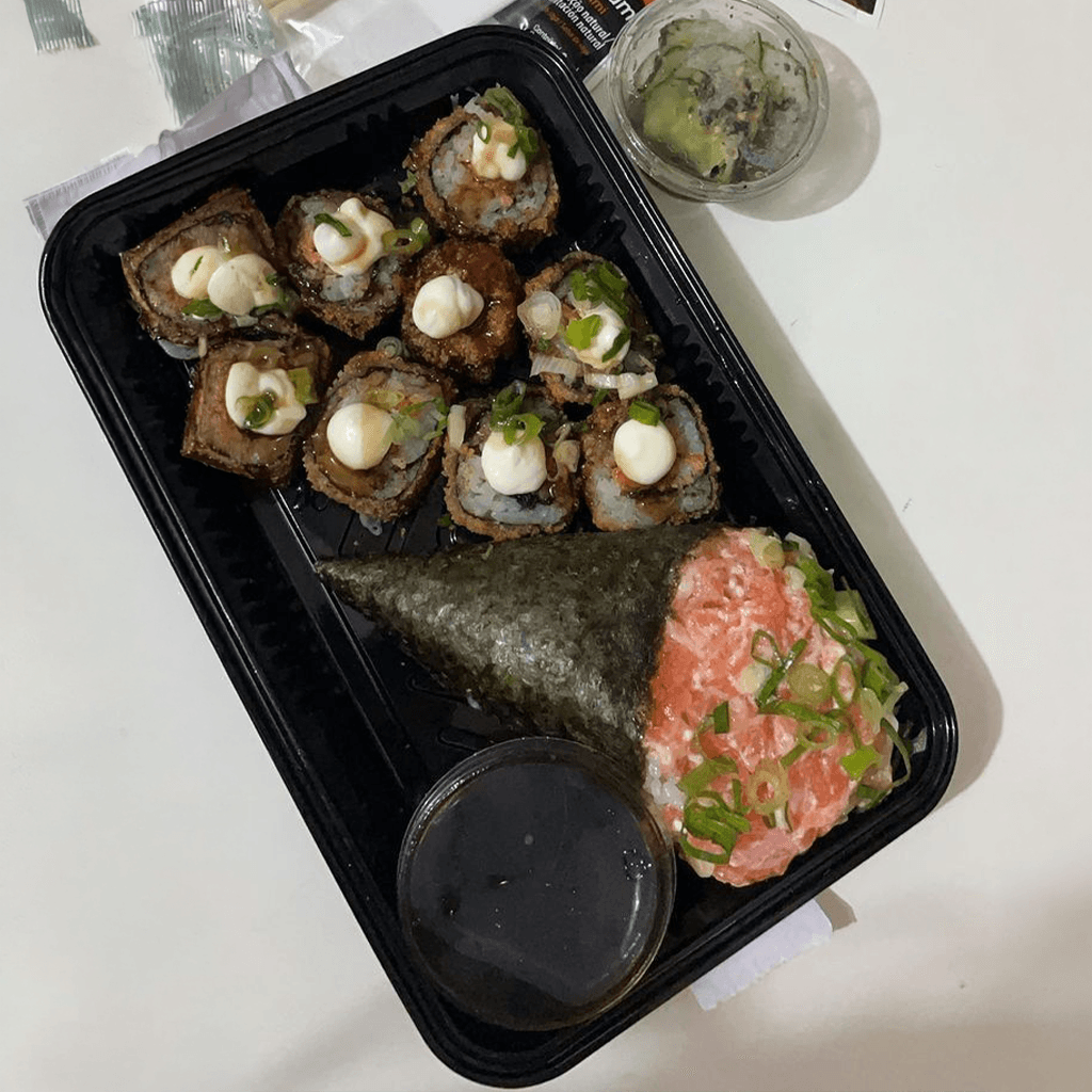 Foto de Celular (Sushis e Comida Japonesa)
